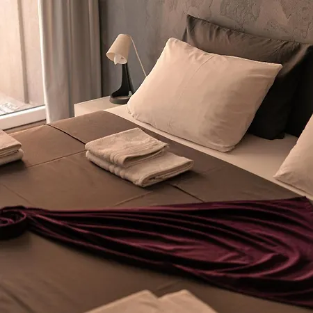 Veldi Old Bazaar Free Parking * スコピエ